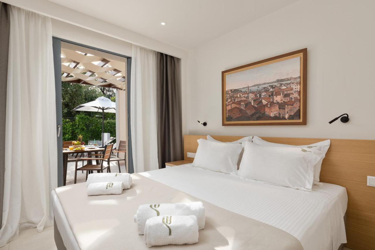 Perithia Suites Exteriör bild